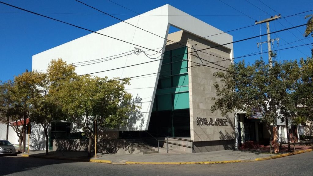 El Colegio de Arquitectos está ubicado en Av. Libertador Sur esq. Libertad