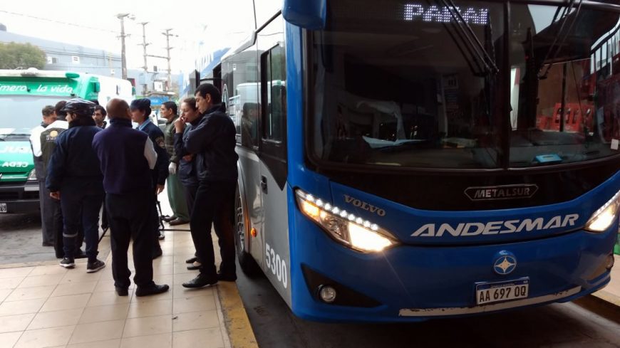 Colectivo en el que llegó el difunto
