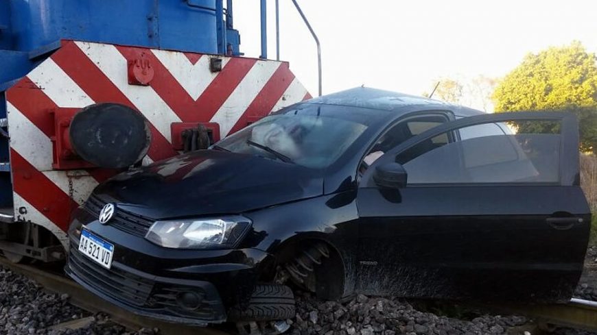 Choque de tren a auto