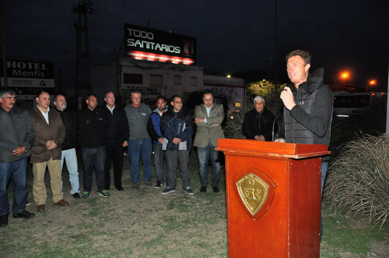 El intendente anunció que continuarán colocando nueva tecnología LED en toda la ciudad