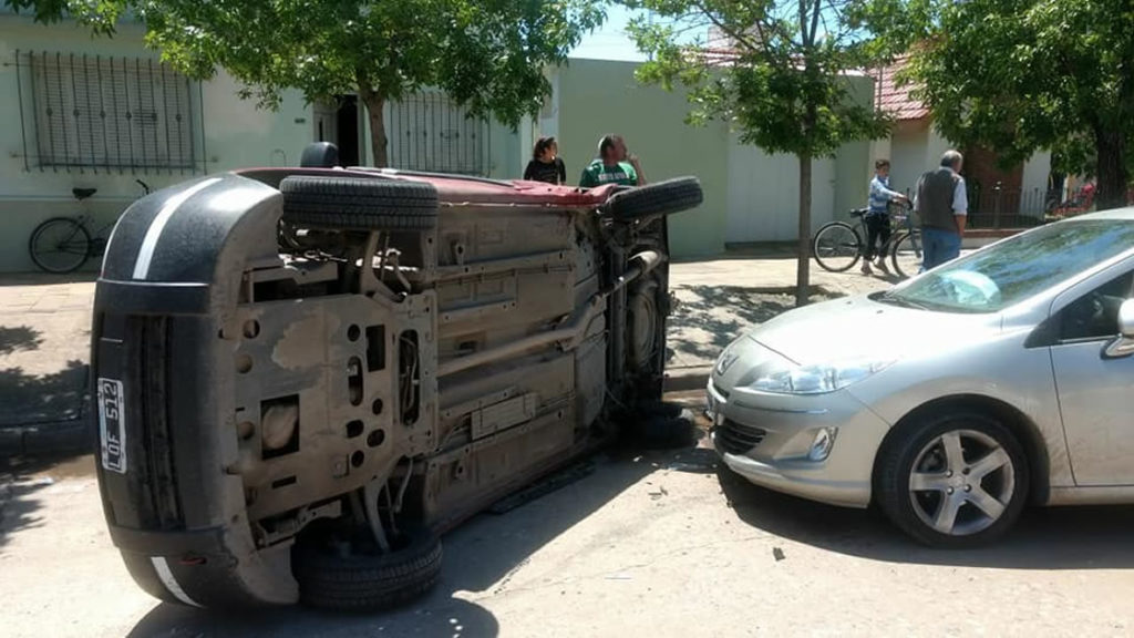 Accidente vehicular con daños materiales