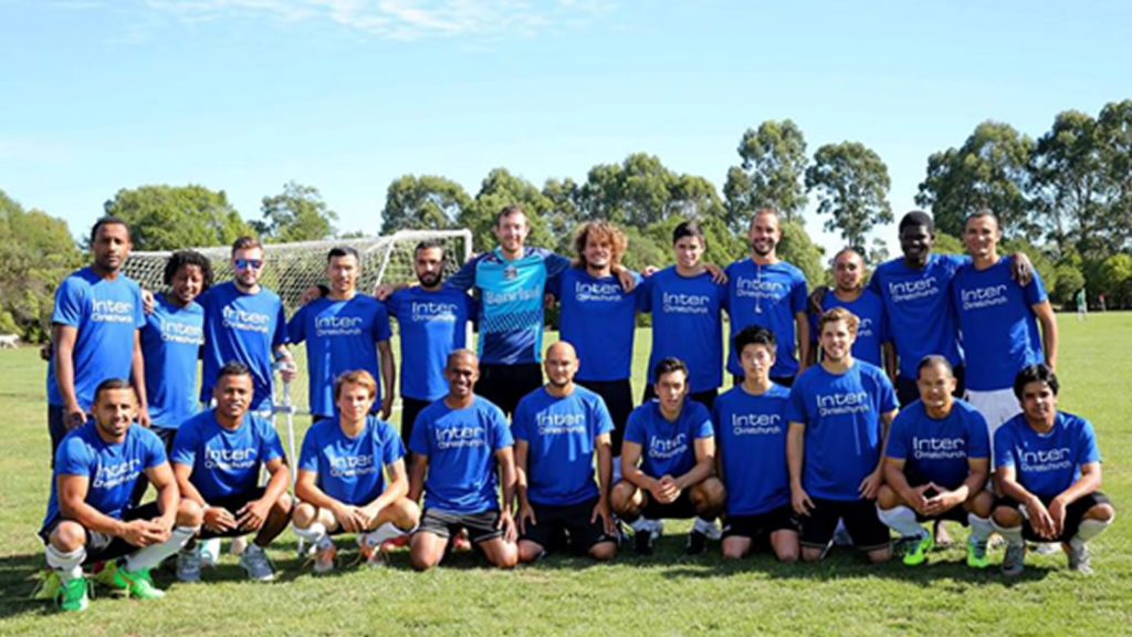 Con el equipo de fútbol “Treallus” donde jugó en la primera división. El equipo, que este año por primera vez salió campeón, está conformado casi en su totalidad por inmigrantes