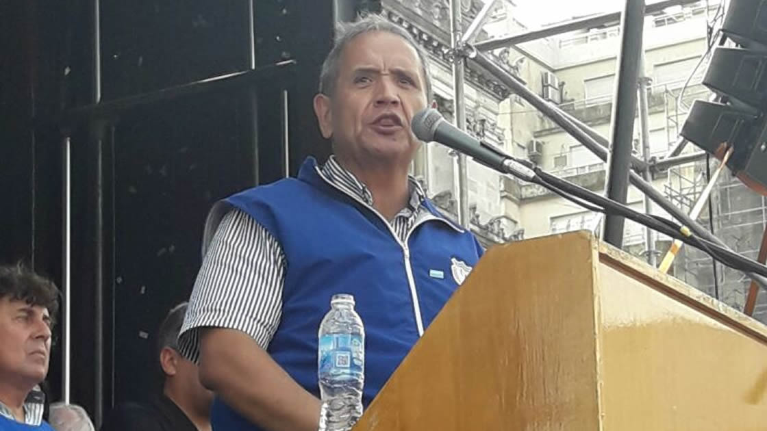 Palazzo en un momento de su discurso ante la multitud