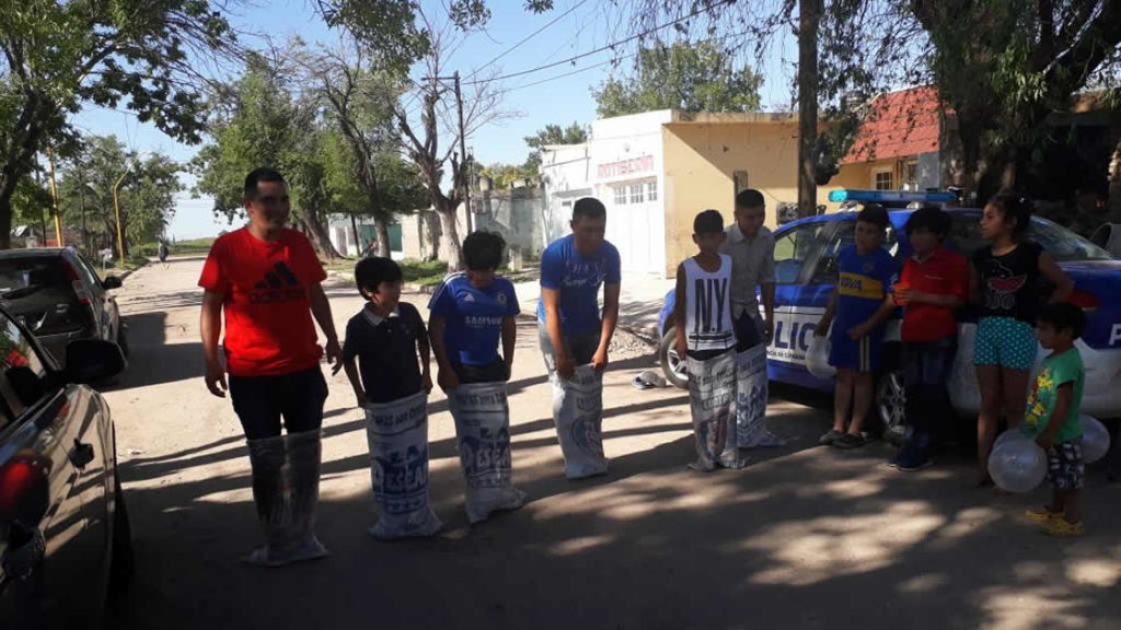 Policías en merendero