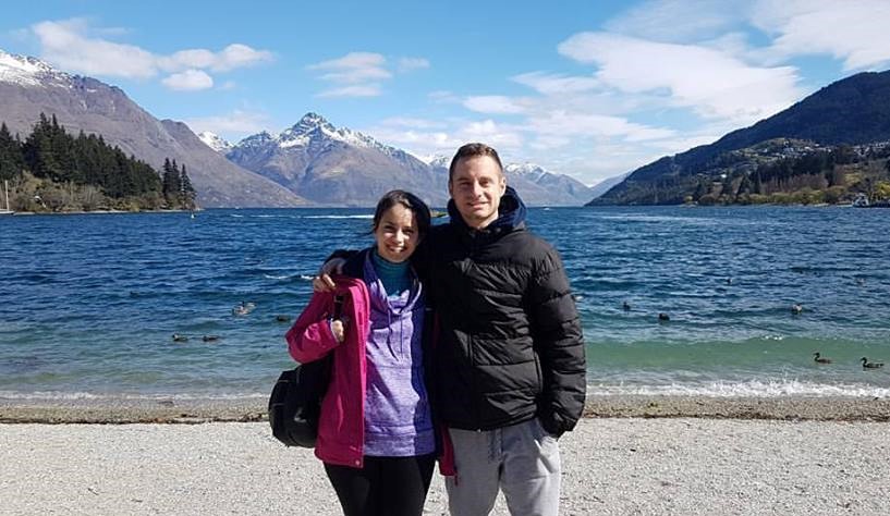 Junto a su novia de paseo en Queenstown, en el suroeste de la Isla Sur de Nueva Zelanda. 