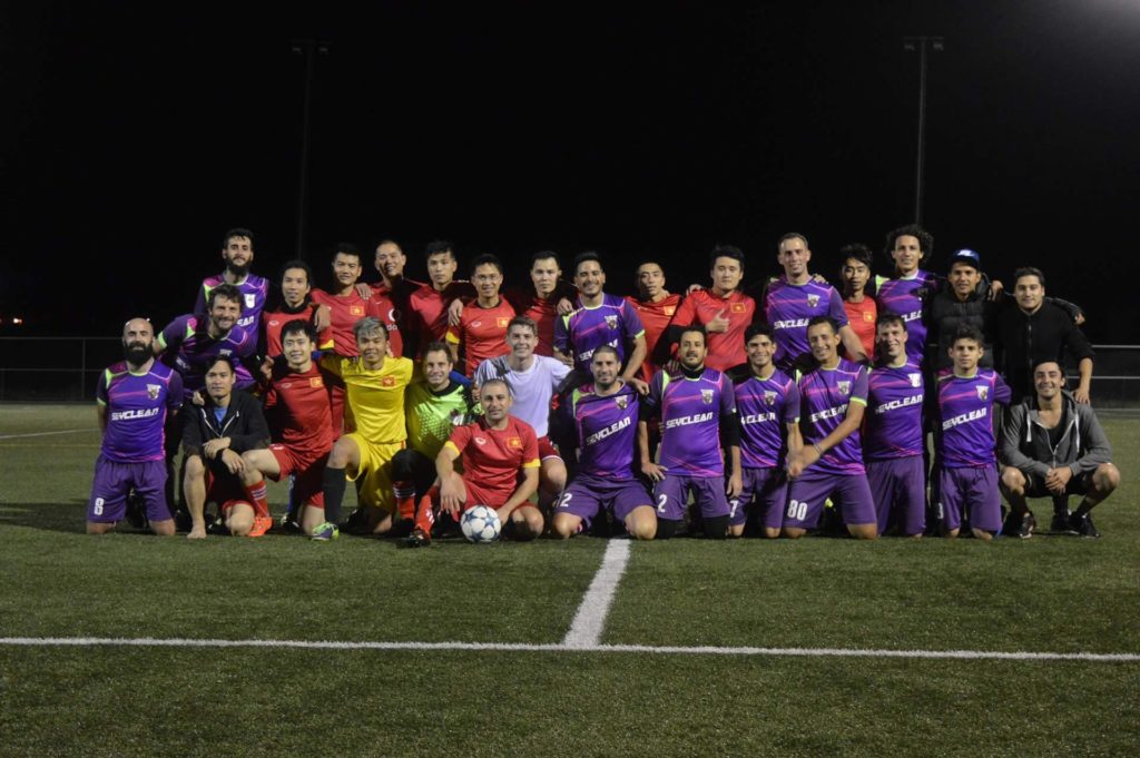 Juan es arquero en un equipo de fútbol para el que juega en Wellington 