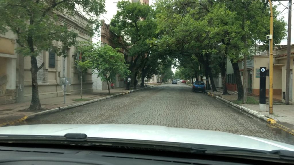 Calle Libertad entre Av. Libertador Sur y Rivadavia