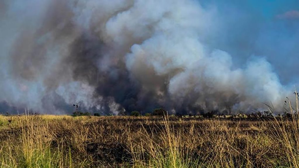 El incendio en la Cañada de Jeanmaire continúa incontrolable