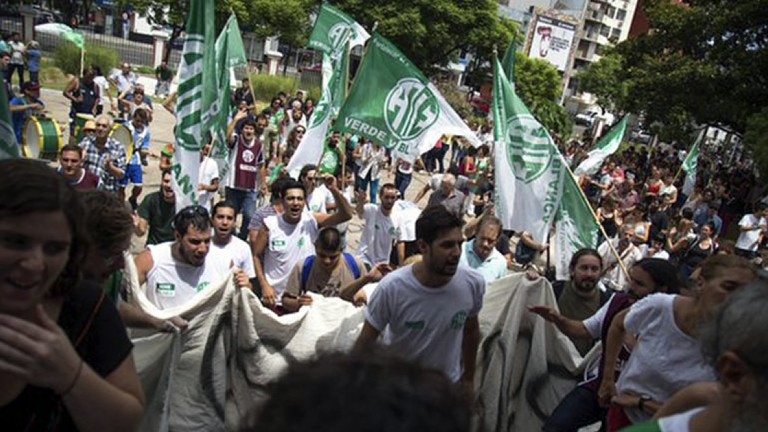 Sigue la revisión de empleos estatales: frenaron el pase a planta de 453 personas