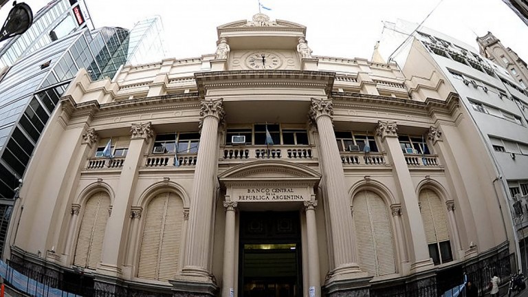 El Banco Central congeló la banda del dólar hasta fin de año