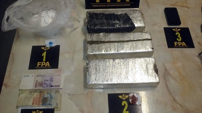 Detienen a persona con droga