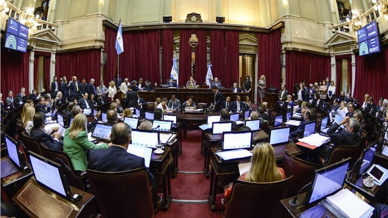 El Senado aprobó el proyecto que limita al Gobierno para tomar deuda