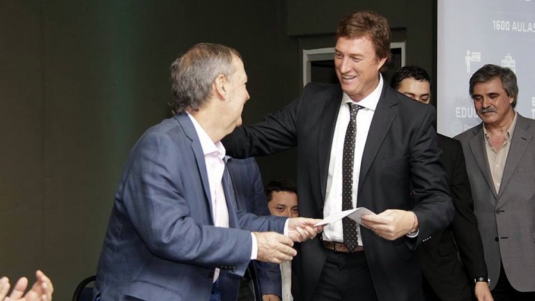 García Aresca gestionó convenio para jardines de nuestra ciudad