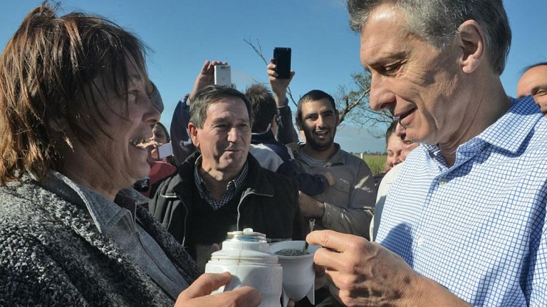 Por las inundaciones, Macri promete fondos de la Nación