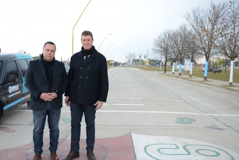 Se inauguró la pavimentación de Av. Trigueros