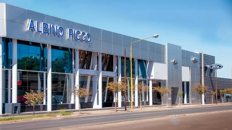 Roban maletín con importante suma de dinero