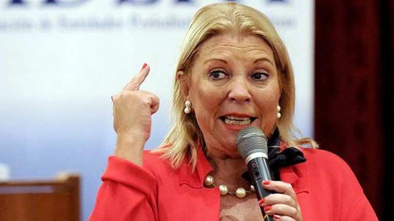 Carrió formalizó su salida de la política y renunció a su banca como diputada