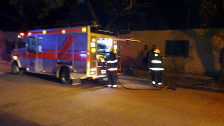 Rescataron a seis menores y sus padres de un incendio