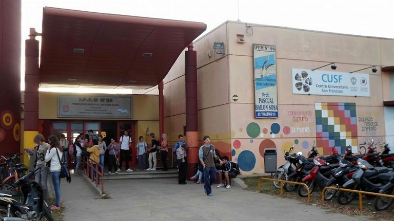 «Todas las agrupaciones que competimos pertenecemos al campo nacional y popular»
