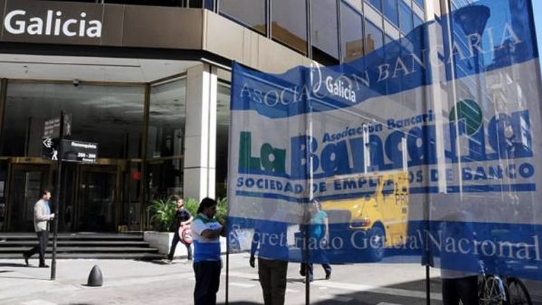 Paritaria caliente: empresarios proponen a bancarios un 9%