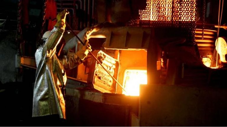 El Gobierno, la UIA y la CGT acordaron que las suspensiones de trabajadores tendrán una rebaja salarial del 25%