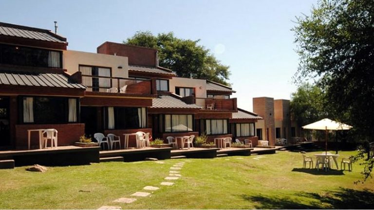 Empiezan a moverse las reservas para julio en las Sierras