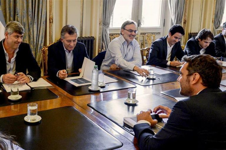 Las provincias recibirán una porción mayor de subsidios al transporte y a la energía