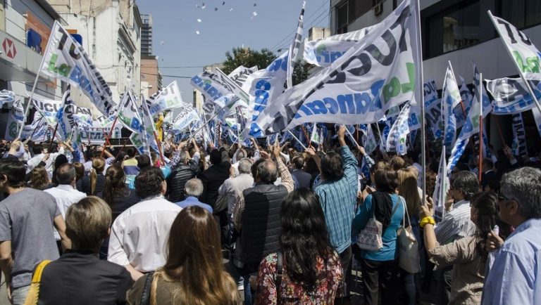 Paritarias: el techo de 23% suma rechazo de los gremios