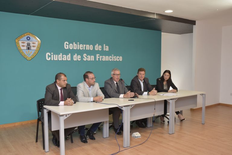 Firma de convenio con el CESVI