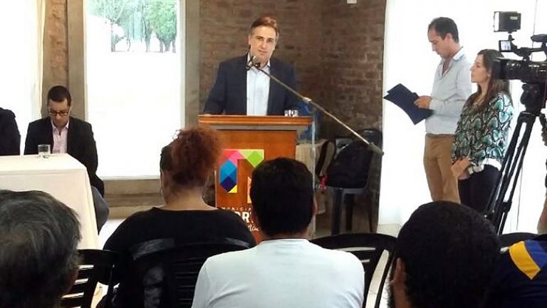 Morteros: Llaryora entregó fondos de planes Vida Digna