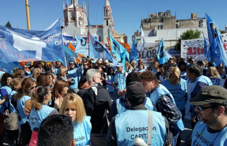 Gobierno de Córdoba ofreció a docentes 15% de aumento y cláusula gatillo