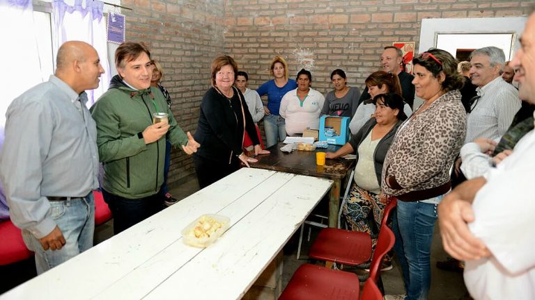 Martin Llaryora visitó el «Comedor de la virgencita» en San Francisco