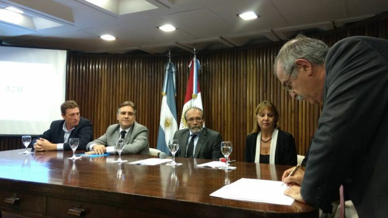 Firma de obra histórica para la ciudad