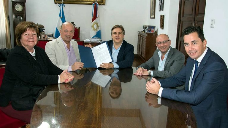 Amplian Radio Municipal La Paquita