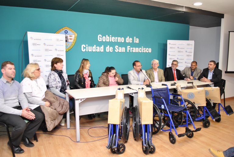 ACARA donó 5 sillas de ruedas para instituciones de la ciudad