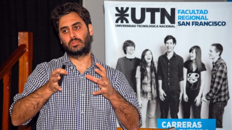 Investigador del Conicet disertó en UTN sobre las ondas gravitacionales