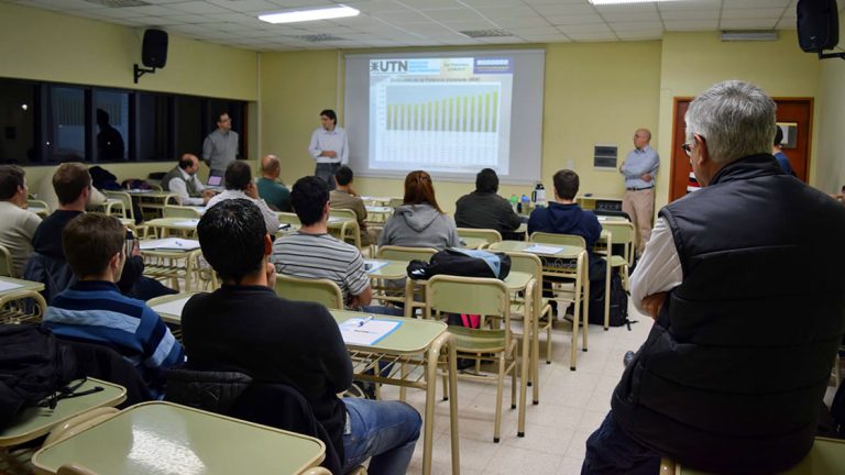 Se desarrolló con éxito en UTN la jornada «Energías renovables: hacia las redes inteligentes»