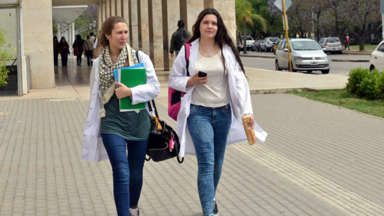 Presencialidad: universidades cordobesas mantendrán modalidad mixta