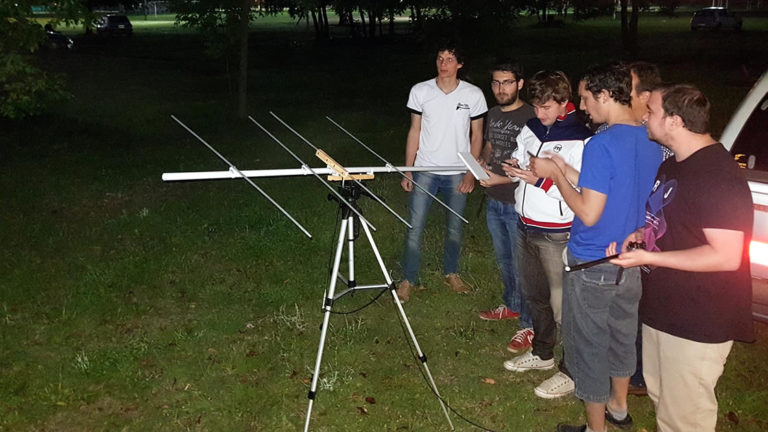 Alumnos y docentes de Ingeniería Electrónica  receptaron datos de satélite metereológico