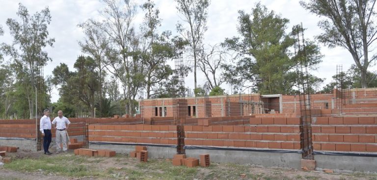 Llaryora recorrió las obras del Centro de Recuperación de Adicciones en nuestra ciudad