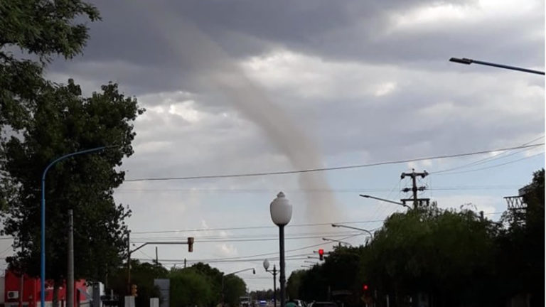 Un tornado causó intranquilidad en la población de San Cristóbal