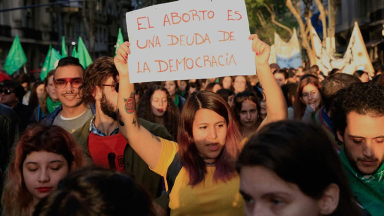 El divorcio con Alfonsín, el matrimonio igualitario con Cristina, ¿el aborto con Macri?