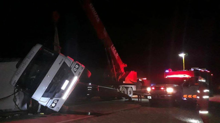 La Paquita: mordió la banquina y quedó tumbado sobre la ruta