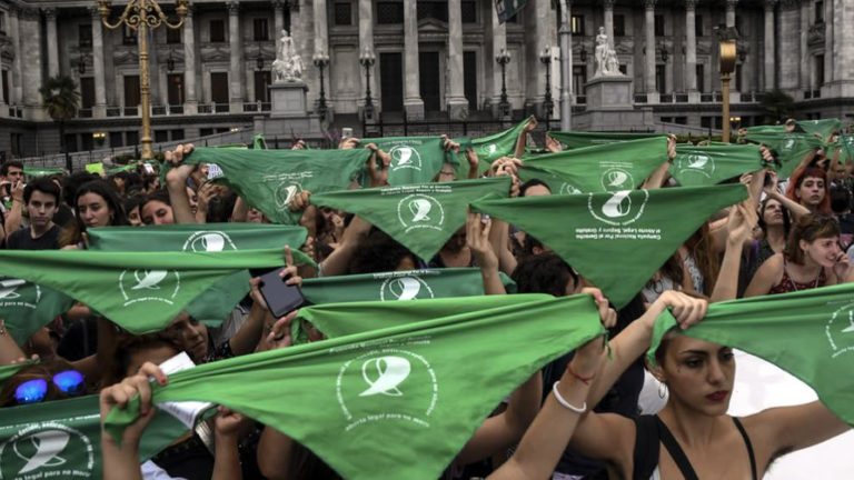 Aborto: tras el no del Senado, el Gobierno incluirá la despenalización en la reforma del Código Penal