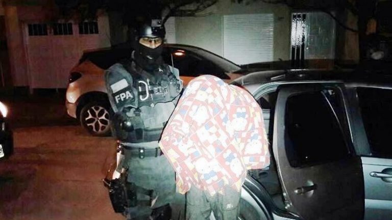 Tres detenidos y tres kioscos de cocaína cerrados en  Arroyito