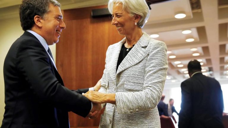 Llega el FMI, en un momento de máxima tensión