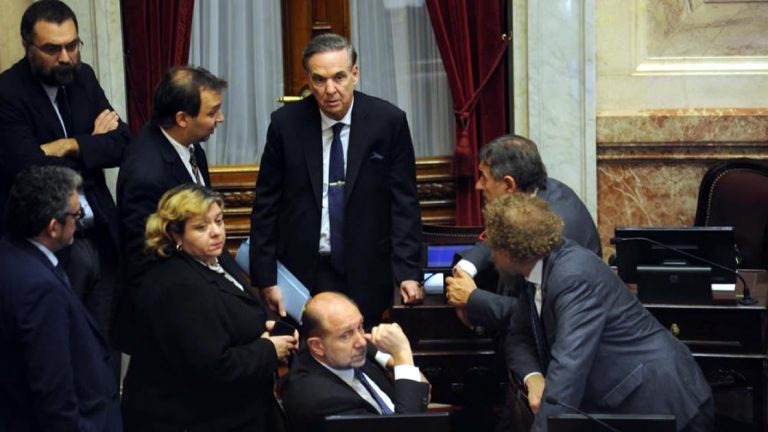 El Senado sancionó la ley de tarifas y Macri prepara el veto