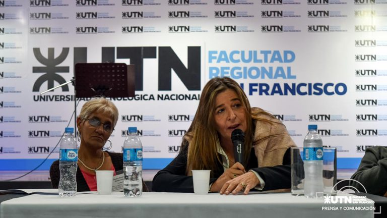 Corina Fernández compartió su testimonio como sobreviviente a la violencia de género