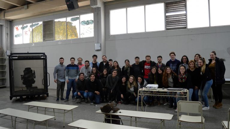 Presentación de estudiantes de Diseño Industrial del CUSF con la firma Grosspal