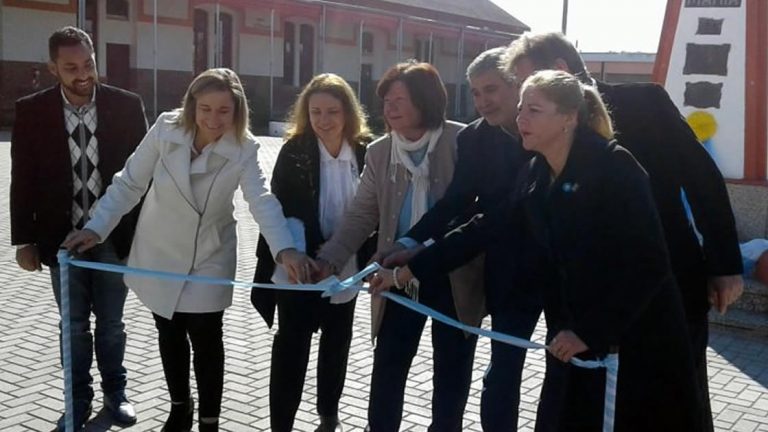Grahovac inauguró obras en Vignaud, Porteña y Chipión